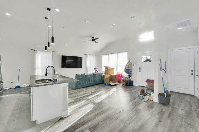 Foto del edificio - 4621 Collins Ave