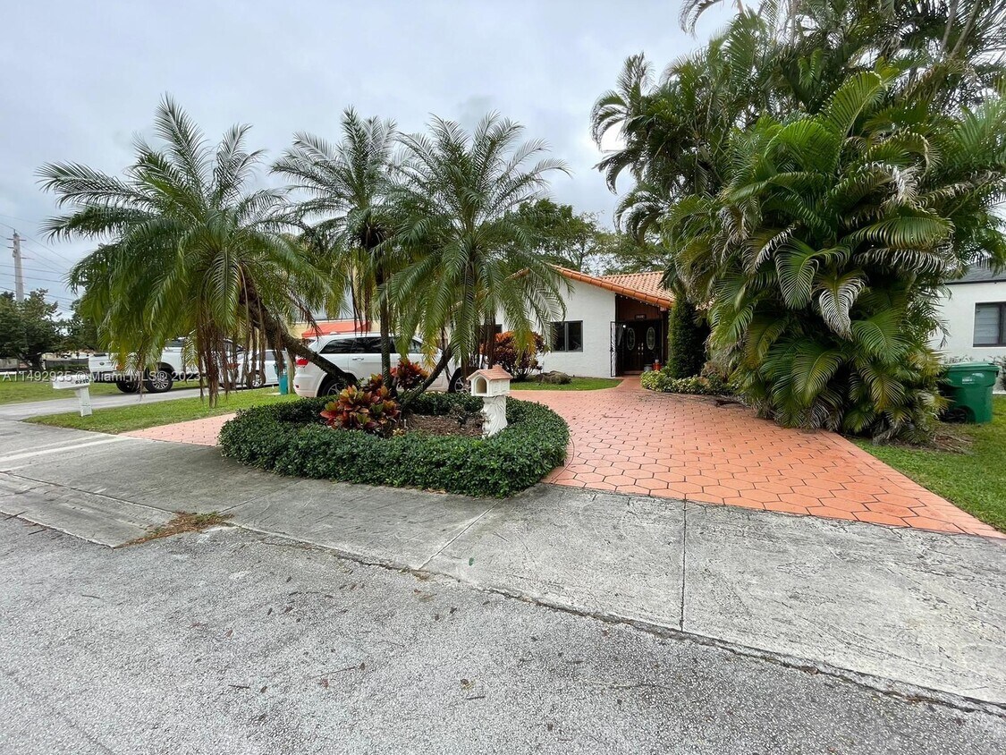 6714 N Waterway Dr, Miami, FL 33155 House Rental in Miami, FL