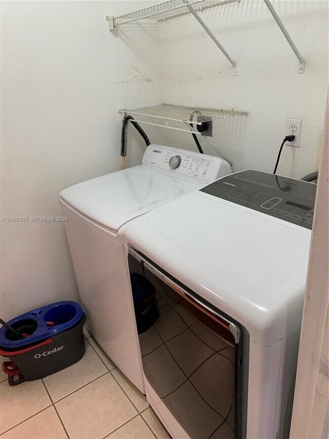 Foto del edificio - 4805 SW 163rd Pl