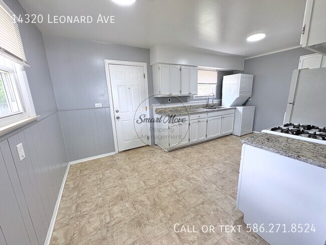 Foto del edificio - 14320 Leonard Ave