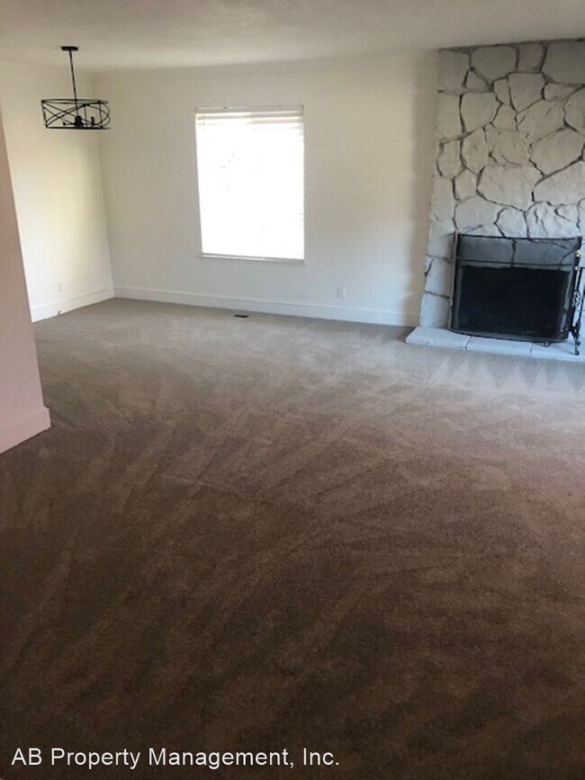 Foto del edificio - 4 br, 2 bath House - 4820 Smith Gate Court