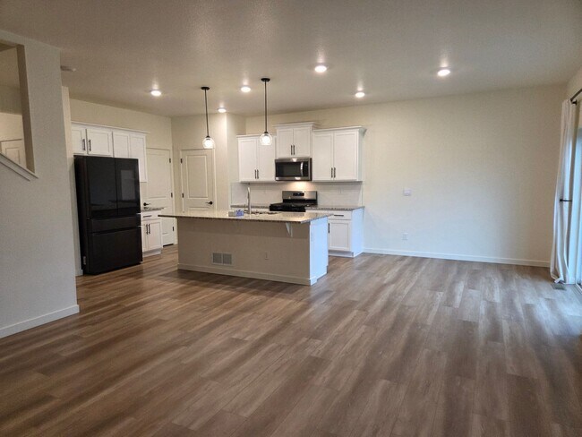Building Photo - Great home in new Monument development
