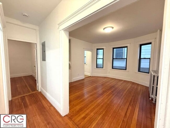 Building Photo - 19 University Rd