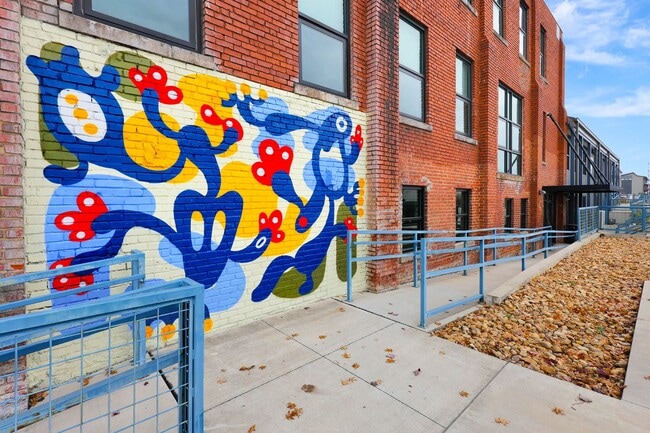 Building Photo - Burnside