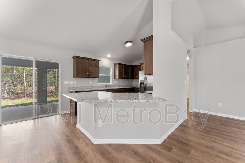 Foto principal - 9461 N Sandree Dr