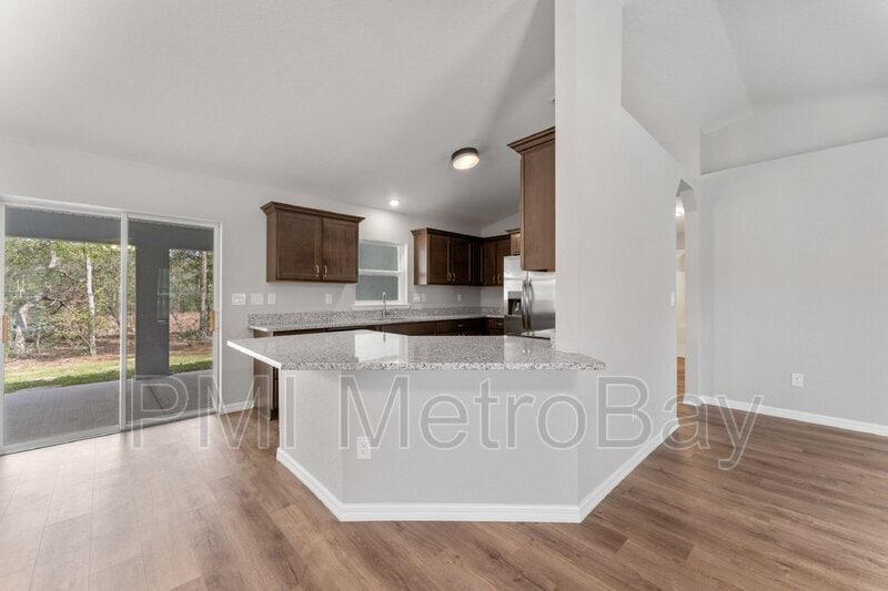 Primary Photo - 9461 N Sandree Dr