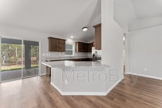 Building Photo - 9461 N Sandree Dr