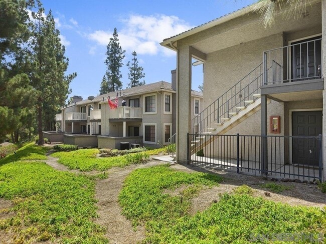 Building Photo - 14972 Avenida Venusto