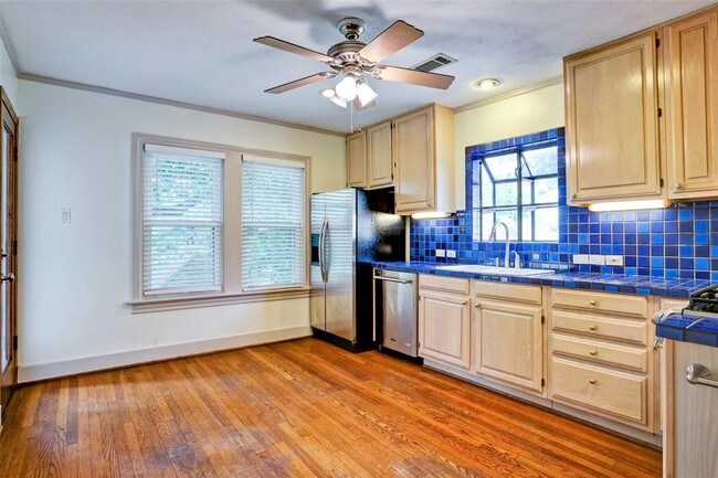 Foto del edificio - 2324 Goldsmith St