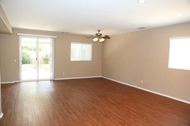 Foto del edificio - 43429 Elena St