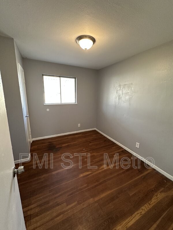 Building Photo - 269 Roderick Dr