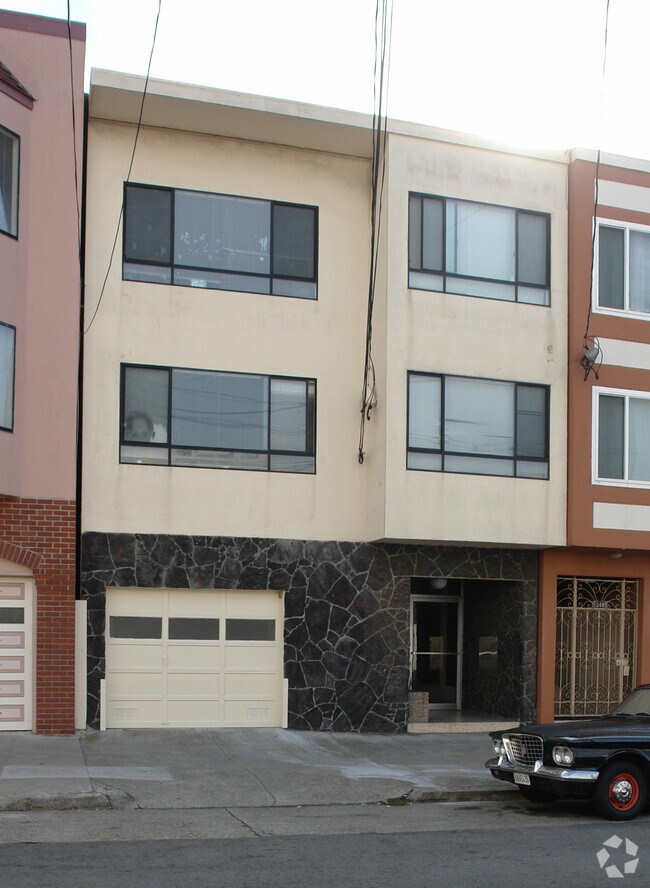 Building Photo - 342 8th Ave