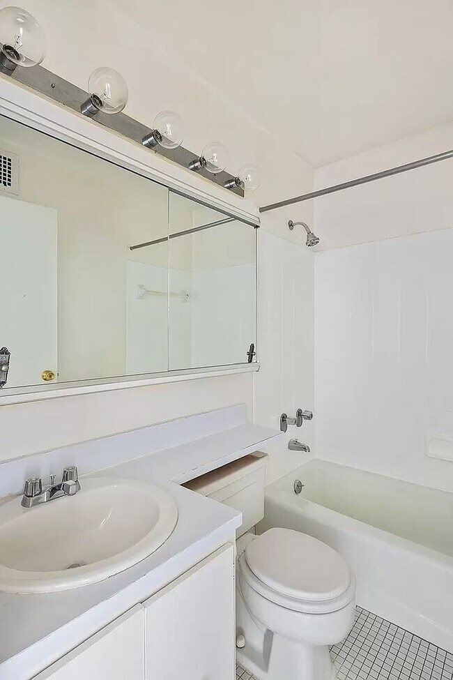 Foto del edificio - Stunning 1Bedroom 1Bathroom