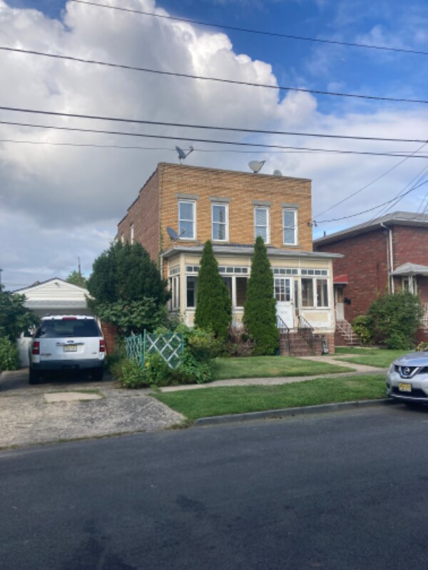 Foto del edificio - 362 Miltonia St