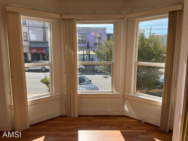 Foto del edificio - 3 br, 2 bath House - 1914 Clement Street