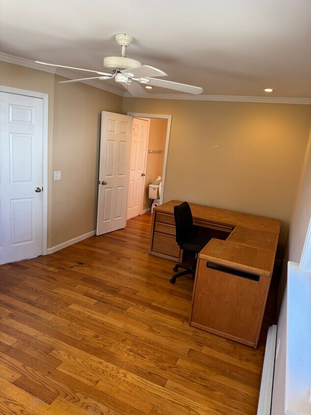 Foto principal - 1435 W 32nd St