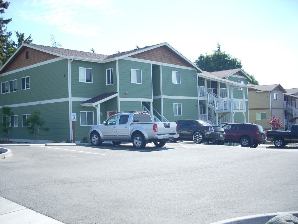 Primary Photo - 155 NE Kettle St