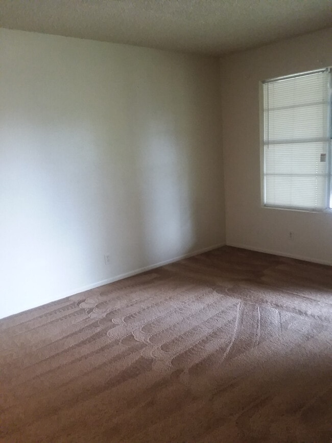 Building Photo - 6860 Prutzman Rd