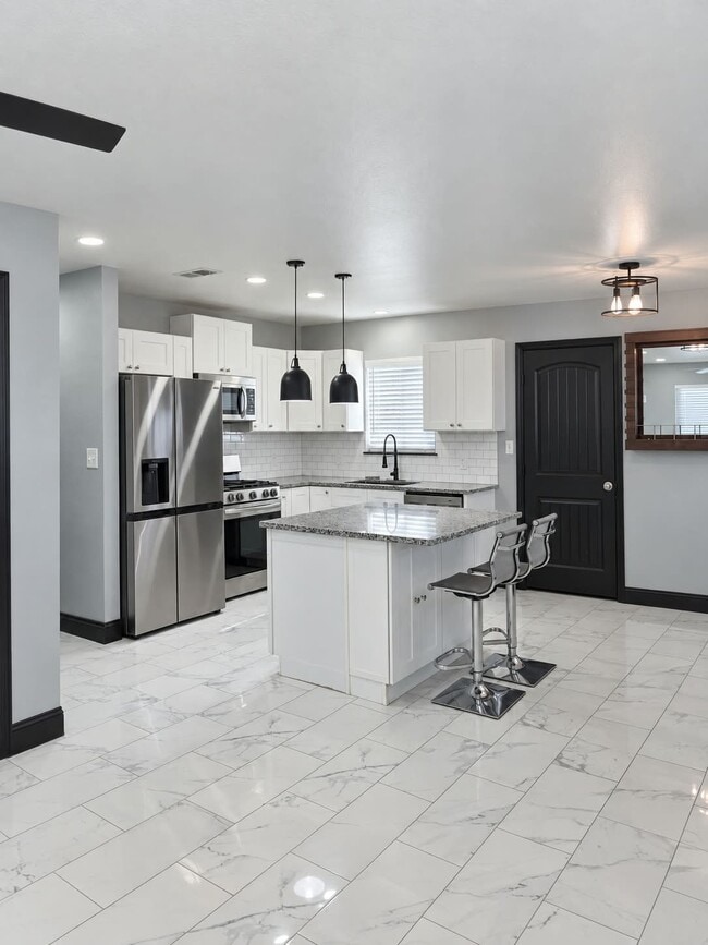 KITCHEN - 318 Cloud Ave