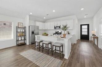 Building Photo - 9918 Lockridge Manor Dr