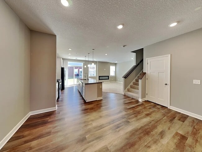 Foto del edificio - 6434 Inspire Cir S