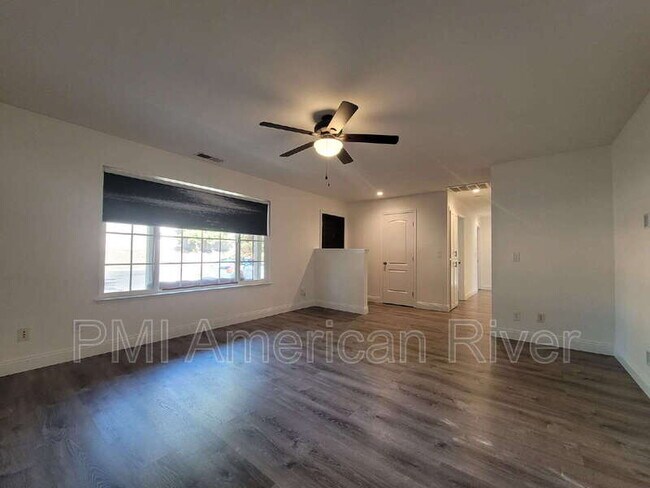 Building Photo - 2815 Santa Buena Wy