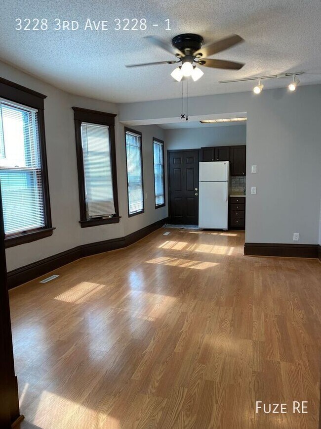 Foto del edificio - 3228 3rd Ave S