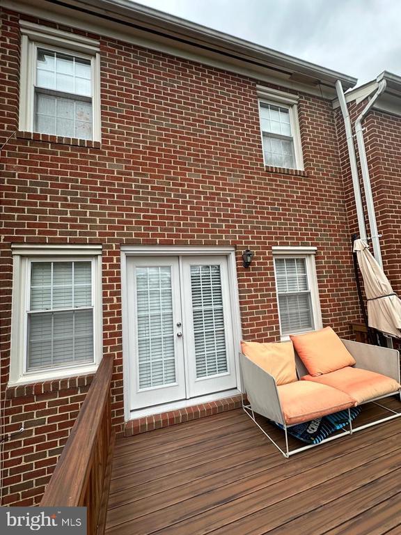 Primary Photo - 2035 S Glebe Rd