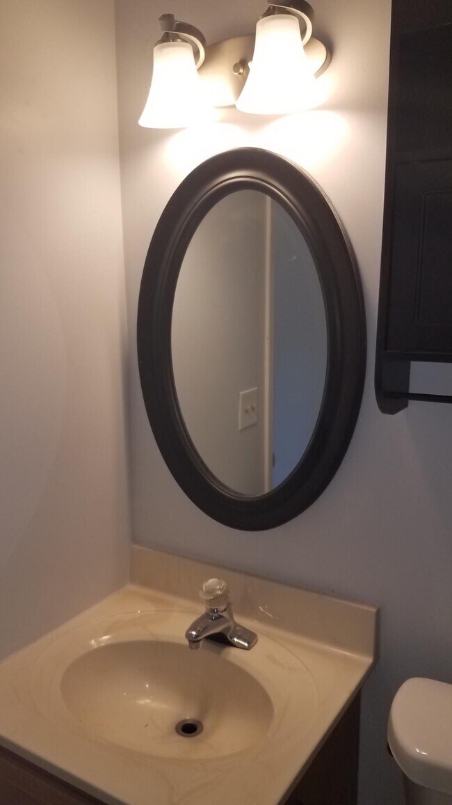 Foto del edificio - 523 W Front St