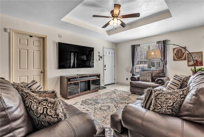 Foto del edificio - 1904 Sbisa Way