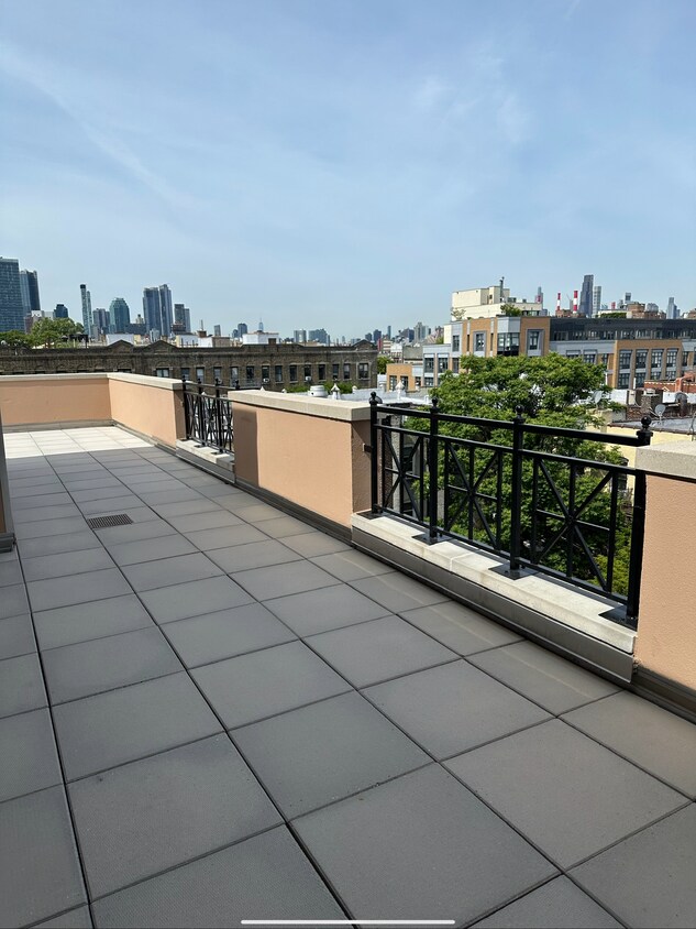 Foto principal - 3104 31st Ave