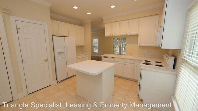 Building Photo - 3 br, 2.5 bath House - 316 Pine Nut Lane