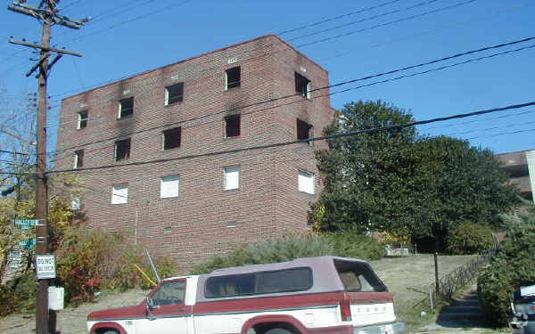 Building Photo - 10 Halley Pl SE
