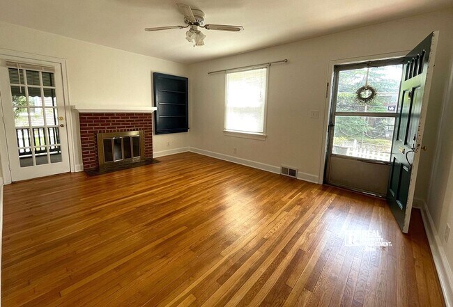 Foto del edificio - Charming 4 Bedroom, 2 Bath Home