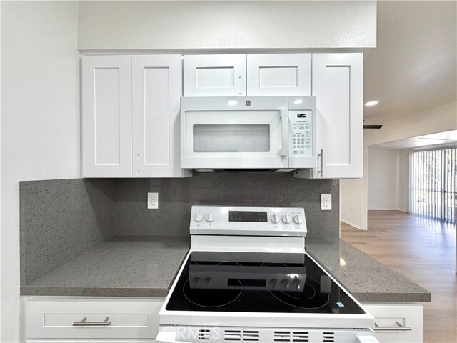 Building Photo - 28880 Amersfoot Way