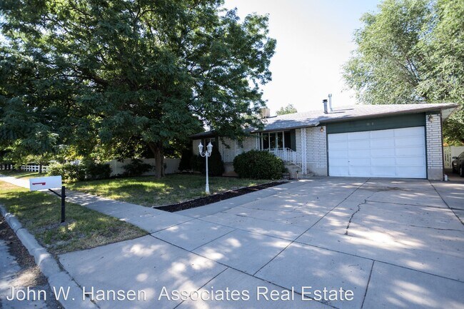 Building Photo - 3 br, 3 bath House - 1171 W Gordon Ave
