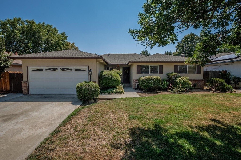 Primary Photo - 1507 E Sample Ave