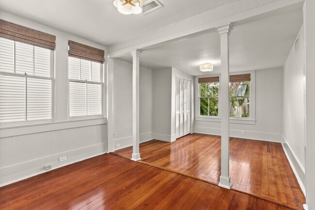 bedroom - 270 Audubon St