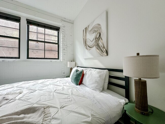 Foto del edificio - 213 N Mead St