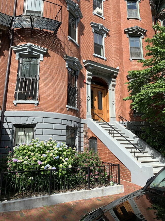 Building Exterior - 3 Worcester Sq