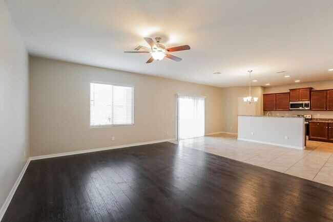 Building Photo - Beautiful 4 Bedroom, 2.5 bath Home in Buck...