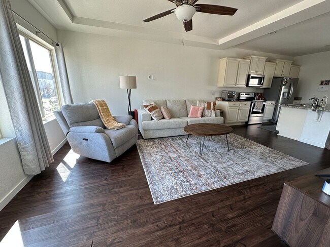 Foto del edificio - GORGEOUS 2 BEDROOM CARRIAGE HOME IN THE STUNNING BANNING LEWIS RANCH NEIGHBORHOOD!!!!!!