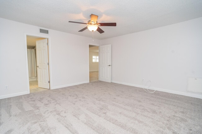 Building Photo - 11 Tarpon Dr