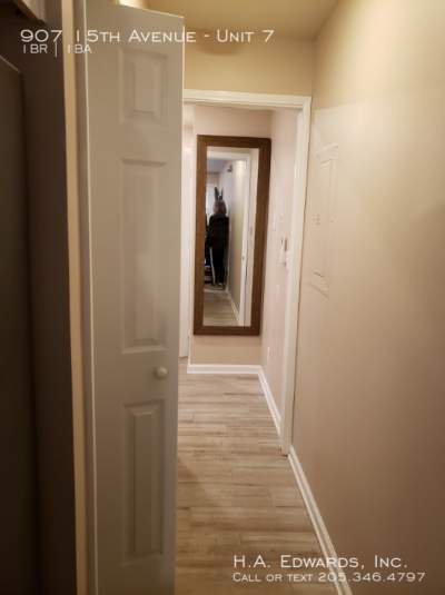 Building Photo - 907 15th Avenue Unit 7