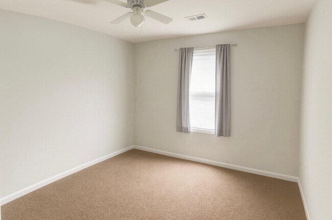 Foto del edificio - 117 Willowbend Dr
