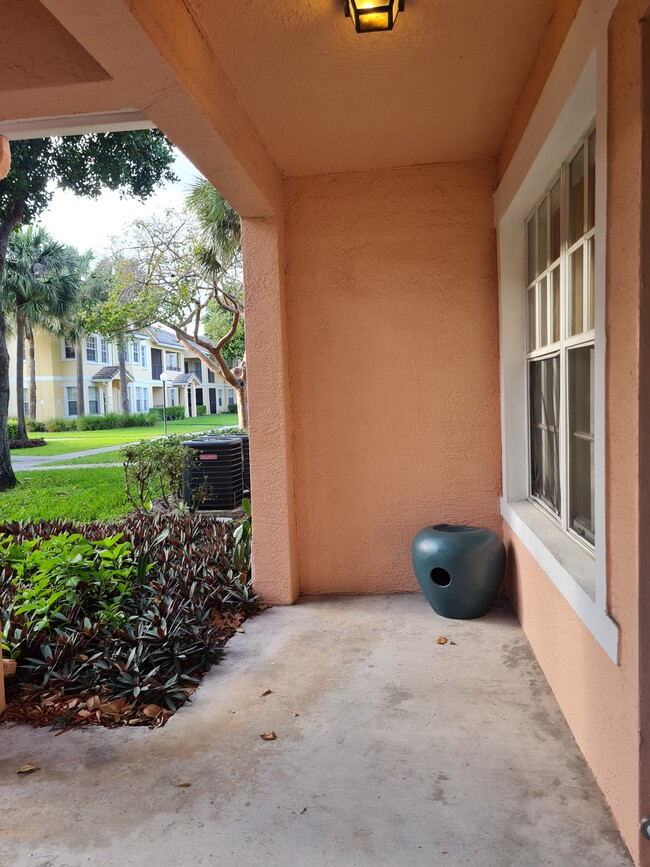 Foto del edificio - 1008 Belmont Ln
