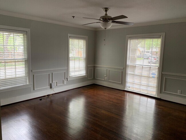 Building Photo - 2423 Woodhead St