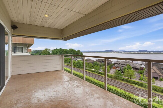 Foto del edificio - 6903 SE Riverside Dr