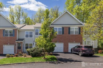 Building Photo - 302 Wellington Park Dr