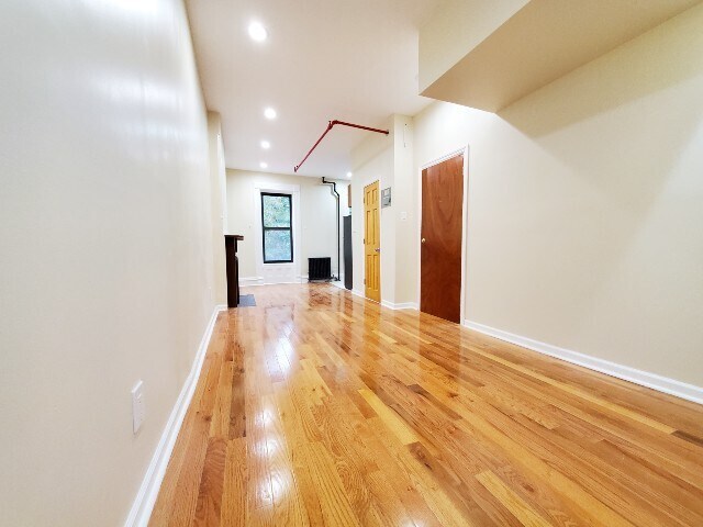 Foto del edificio - 290 Macon St